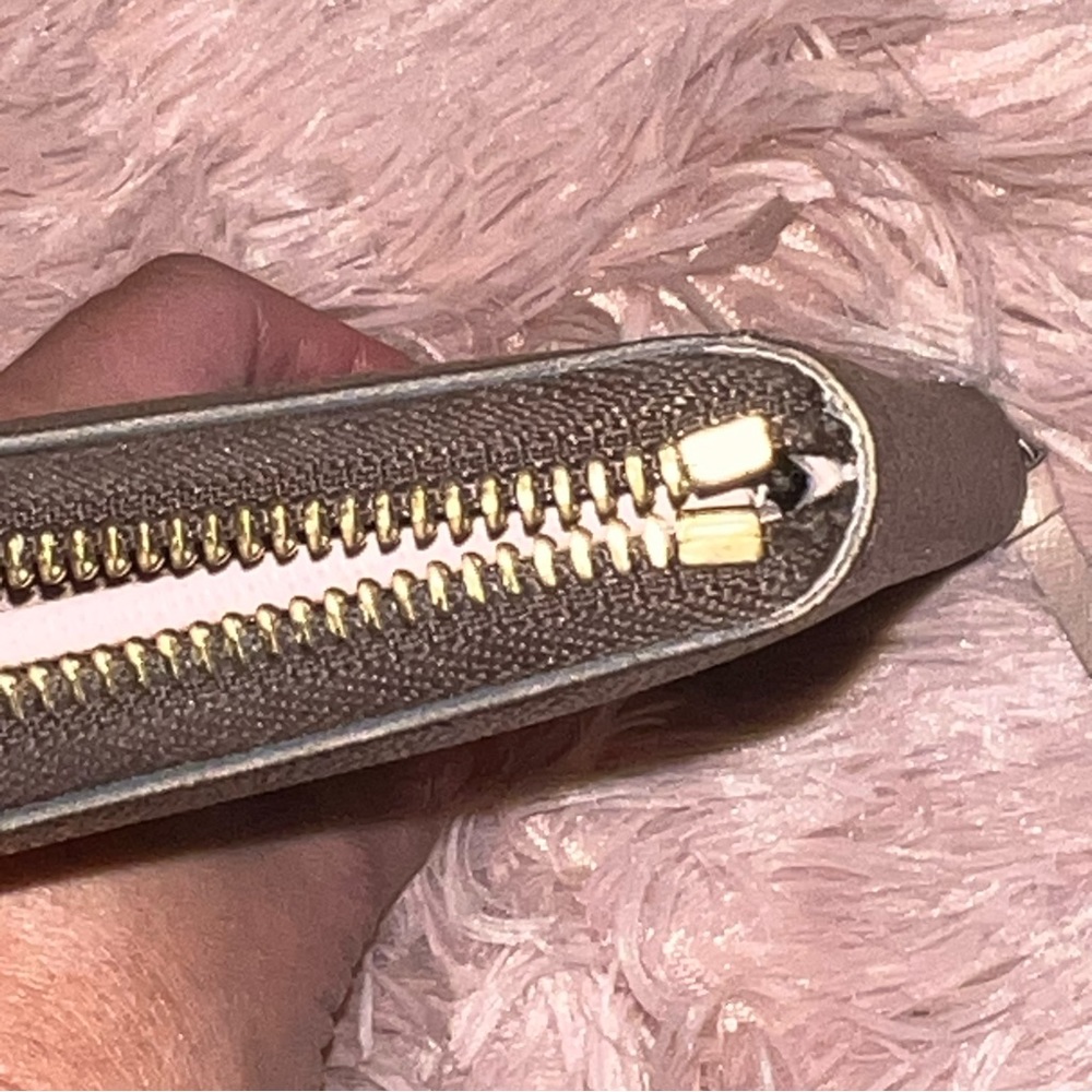 LOUIS VUITTON Clemence Wallet - Picture 6 of 14